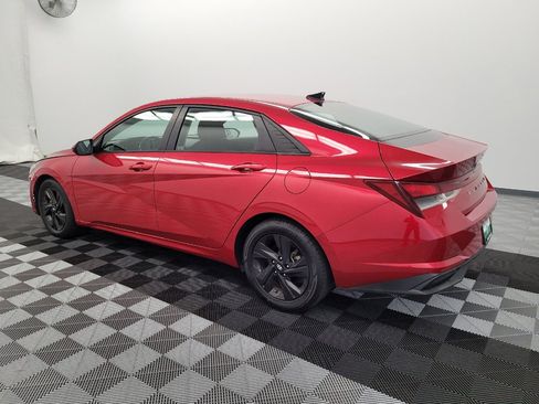 Used 2021 Hyundai Elantra SEL w/ Convenience Package FWD image 3