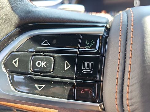 Certified 2022 Jeep Grand Cherokee Summit w/ Adv Protech Group IV image 18