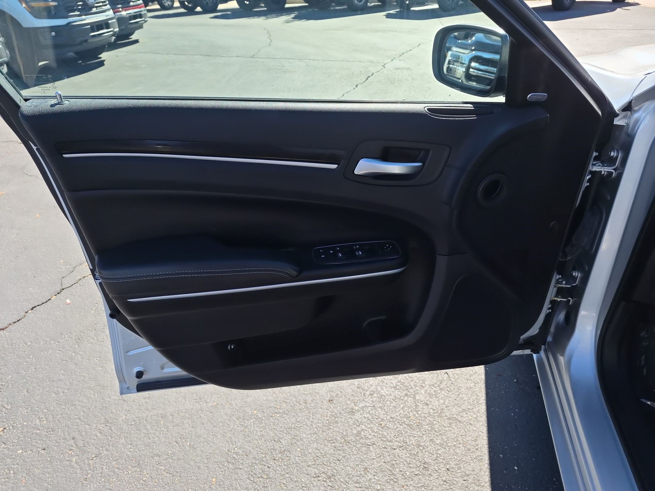 Used 2023 Chrysler 300 S RWD image 12