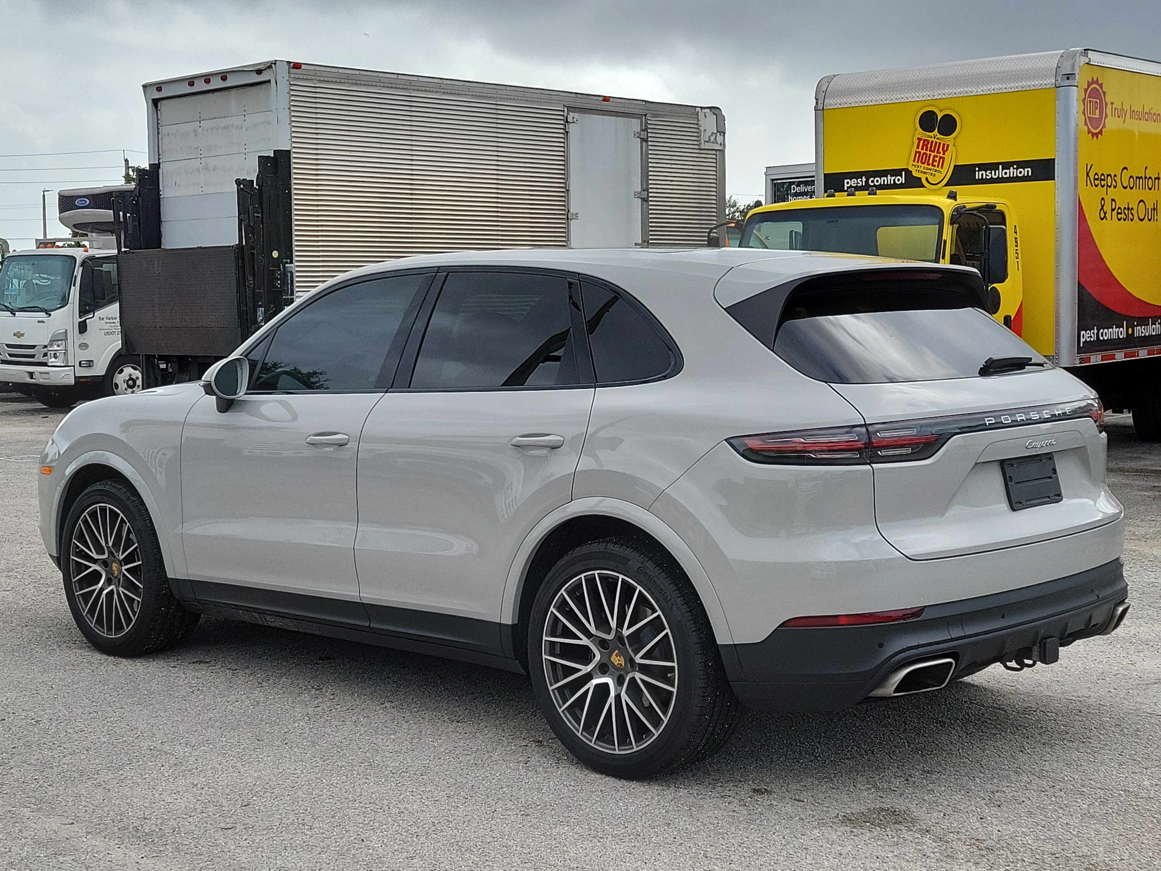 Used 2021 Porsche Cayenne AWD/4WD image 3