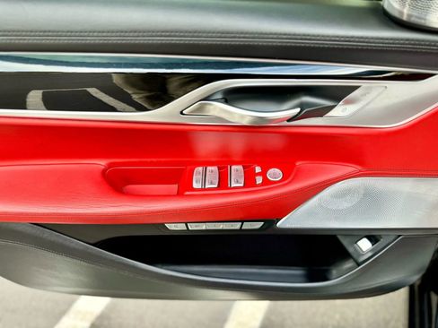 Used 2018 BMW 750i image 13