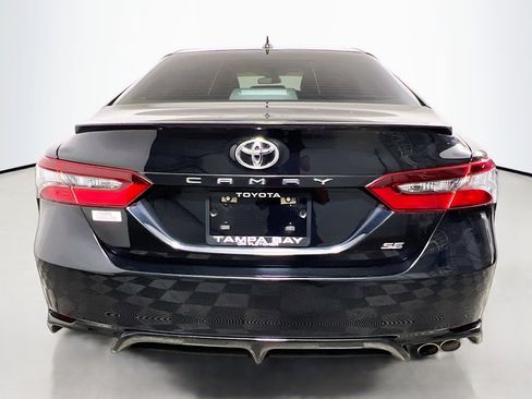 Used 2021 Toyota Camry SE image 6