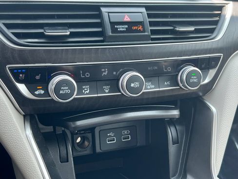 Used 2021 Honda Accord Touring image 29