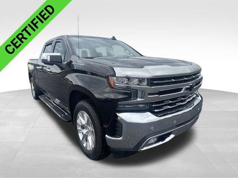 Certified 2019 Chevrolet Silverado 1500 LTZ w/ LTZ Premium Package AWD/4WD image 4