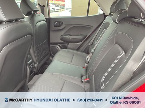 Certified 2024 Hyundai Venue Limited FWD image 5