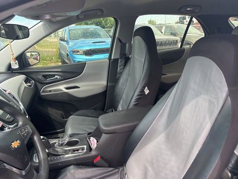 Used 2018 Chevrolet Equinox LS FWD image 11
