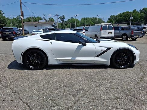 Used 2018 Chevrolet Corvette Stingray Coupe RWD image 8