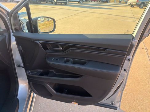 New 2026 Honda Odyssey Touring image 32