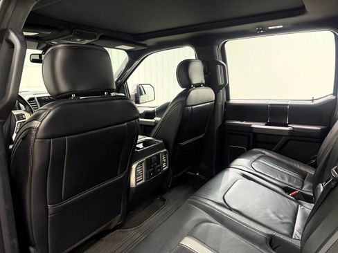 Used 2019 Ford F150 Platinum w/ Equipment Group 701A Luxury AWD/4WD image 16