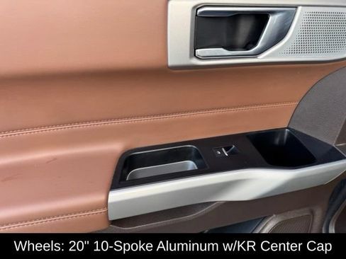 Used 2021 Ford Explorer King Ranch w/ Premium Technology Package AWD/4WD image 17