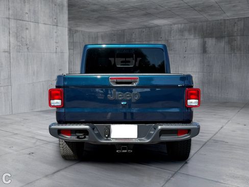 Used 2025 Jeep Gladiator Sport AWD/4WD image 6