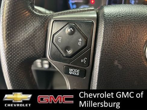 Used 2017 Toyota Tacoma TRD Off-Road w/ Premium & Technology Package image 18