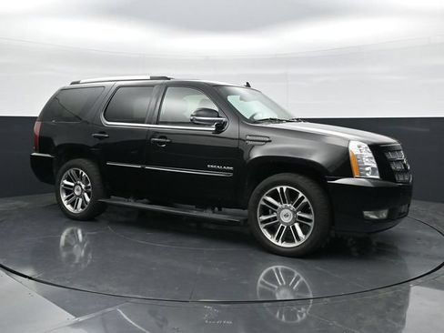 Used 2012 Cadillac Escalade Premium AWD/4WD image 3