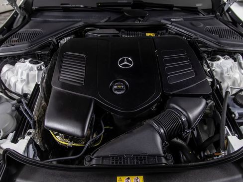 Used 2025 Mercedes-Benz E 350 4MATIC Sedan image 44