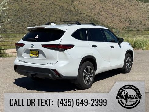 Used 2022 Toyota Highlander XLE AWD/4WD image 5