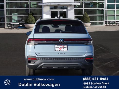 New 2026 Volkswagen Taos SE FWD image 5