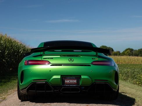 Used 2018 Mercedes-Benz AMG GT R image 19
