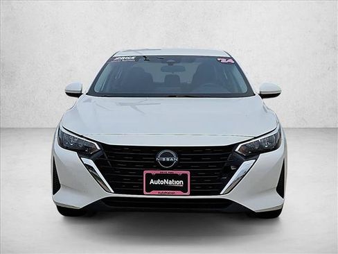 Used 2024 Nissan Sentra SV FWD image 2