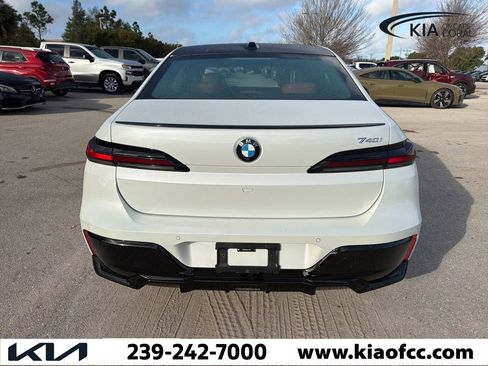 Used 2025 BMW 740i w/ Premium Package image 4