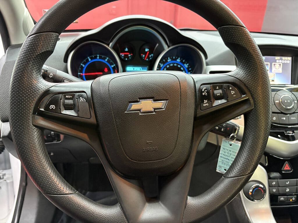 Used 2016 Chevrolet Cruze LT FWD image 16