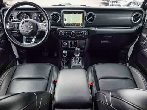 Used 2022 Jeep Wrangler Unlimited Sahara AWD/4WD image 11