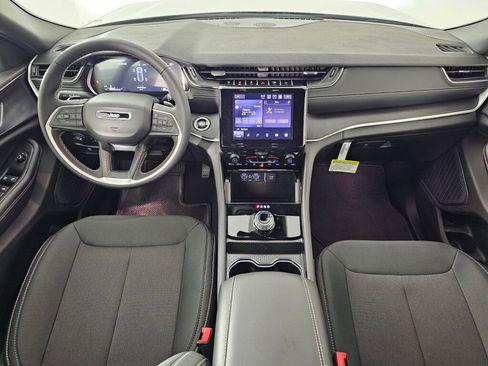 New 2025 Jeep Grand Cherokee Laredo X image 16