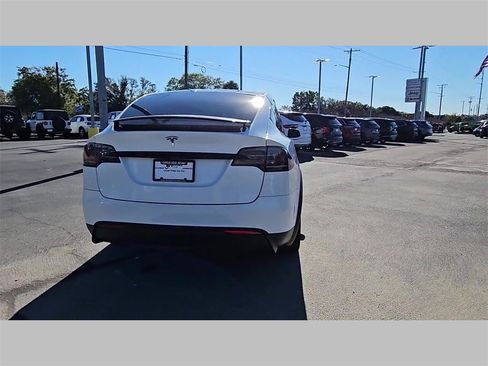 Used 2022 Tesla Model X image 30