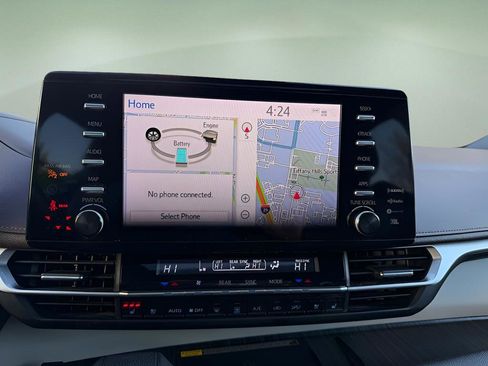 Used 2023 Toyota Sienna Platinum image 19