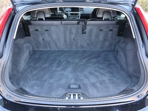 Used 2016 Volvo V60 T5 Cross Country Platinum image 14