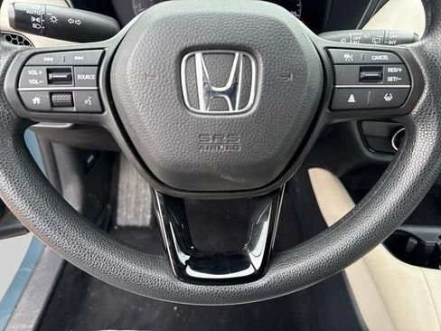 Used 2023 Honda HR-V LX image 9