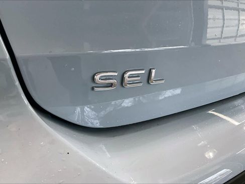 New 2026 Volkswagen Taos SEL image 25