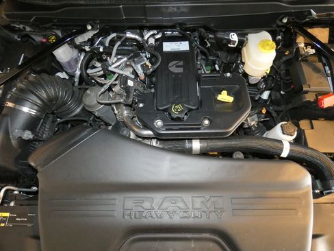 Used 2025 RAM 2500 Tradesman AWD/4WD image 28