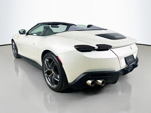 Used 2024 Ferrari Roma Spider RWD image 7