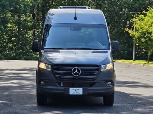 Used 2023 Mercedes-Benz Sprinter 2500 image 9