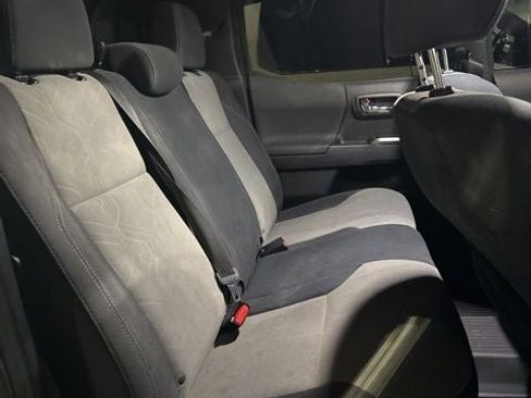 Used 2021 Toyota Tacoma TRD Off-Road w/ Technology Package image 21