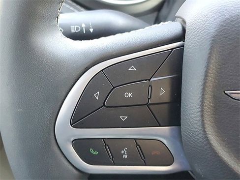 Used 2022 Chrysler Pacifica Touring-L image 24