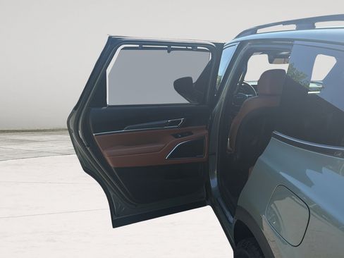 Used 2024 Kia Telluride SX Prestige X-Pro AWD/4WD image 16