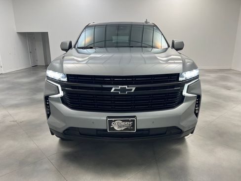 Used 2024 Chevrolet Suburban RST image 2
