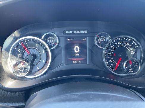 Used 2022 RAM 2500 Big Horn AWD/4WD image 20