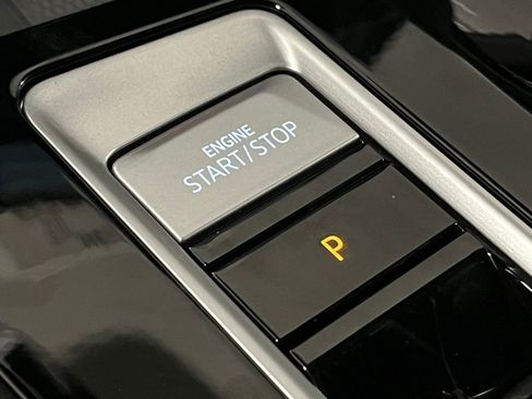 New 2026 Volkswagen Atlas Cross Sport SE image 17