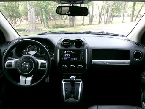 Used 2014 Jeep Compass Latitude w/ Sun/Sound Group image 46