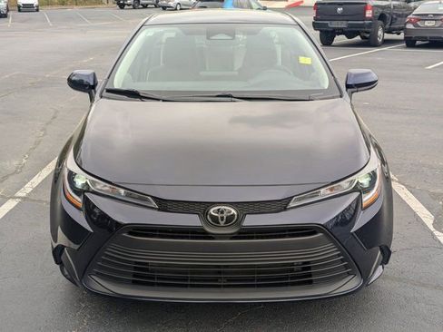 Used 2025 Toyota Corolla LE w/ Convenience Package image 2