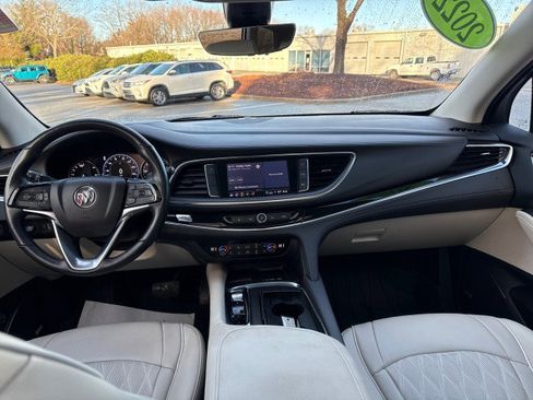 Used 2022 Buick Enclave Avenir image 31