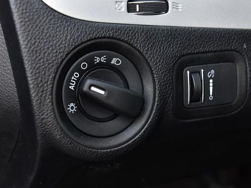 Used 2018 Dodge Journey SE w/ Blacktop Package FWD image 9