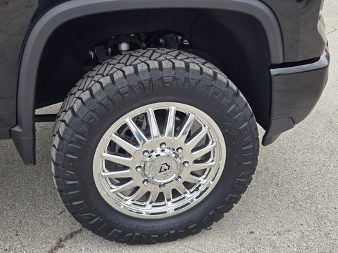 Used 2025 Chevrolet Silverado 3500 High Country w/ Technology Package image 6