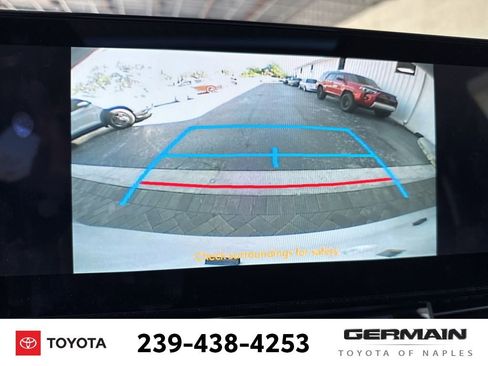 Used 2025 Toyota Sienna XLE image 17