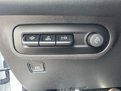 Used 2023 GMC Terrain Denali image 29