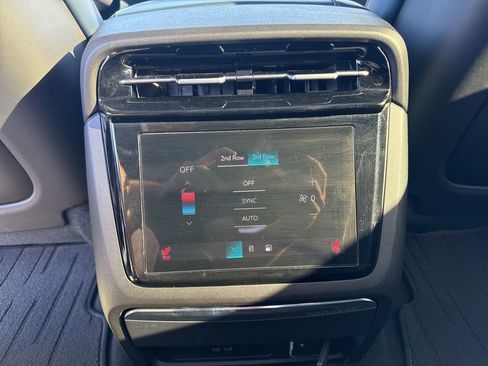 Used 2025 Cadillac Escalade IQ Luxury 2 w/ LPO, Premium Carpet Package AWD/4WD image 15