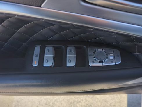 Used 2019 Genesis G70 2.0T Advanced w/ Sport Package image 11