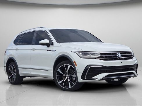 Used 2022 Volkswagen Tiguan SEL R-Line AWD/4WD image 2
